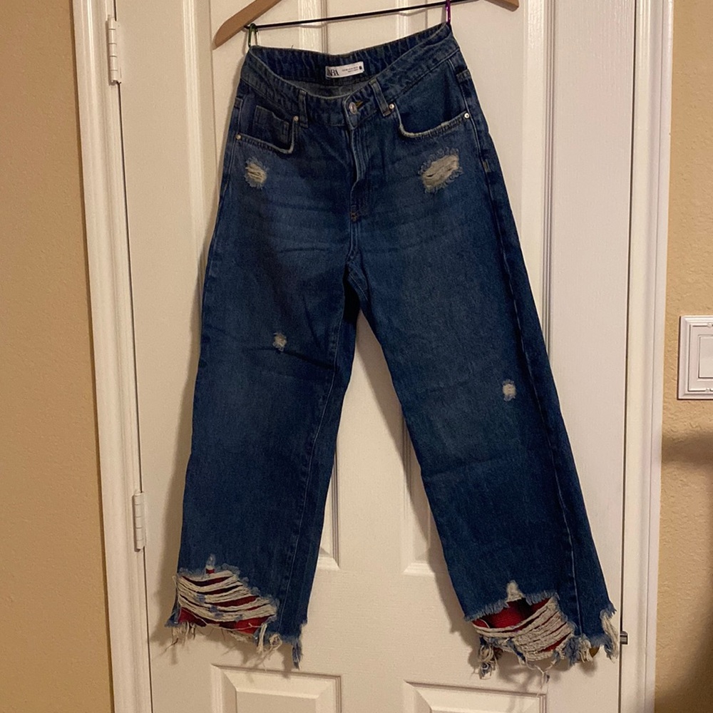 Zara boyfriend jeans ( Distressed)